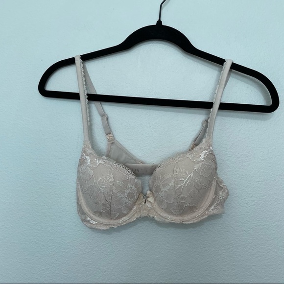 Victoria's Secret Other - Victoria’s Secret body by Victoria lined Demi bra glitter lace bra sz.34A